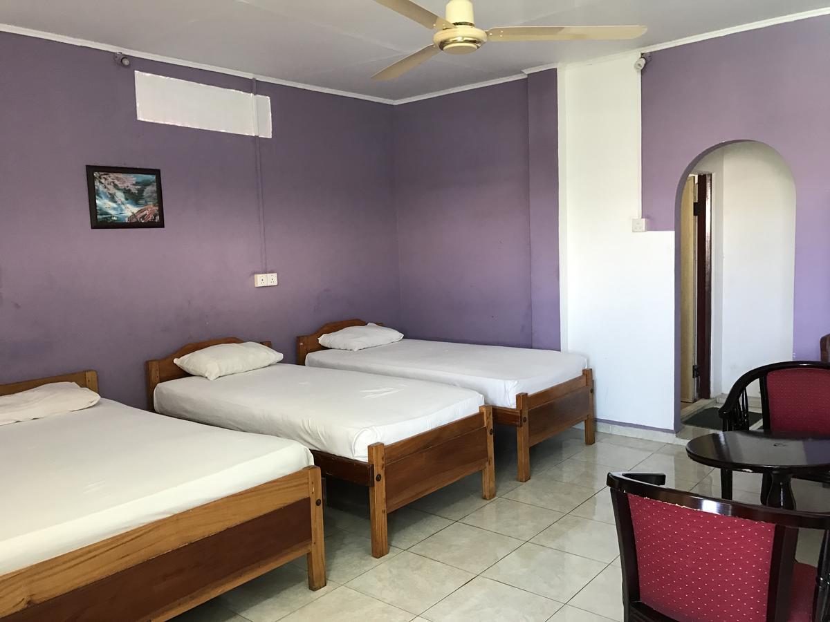 Gnaanams Hotel And Restaurant Jaffna Exterior photo